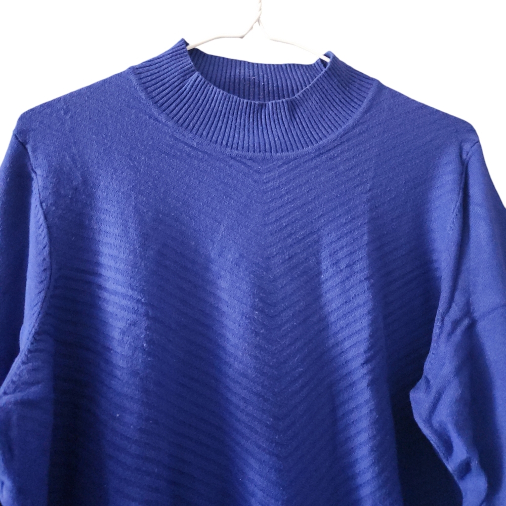 🤩4/$20 Blue Sweater - Picture 3 of 7